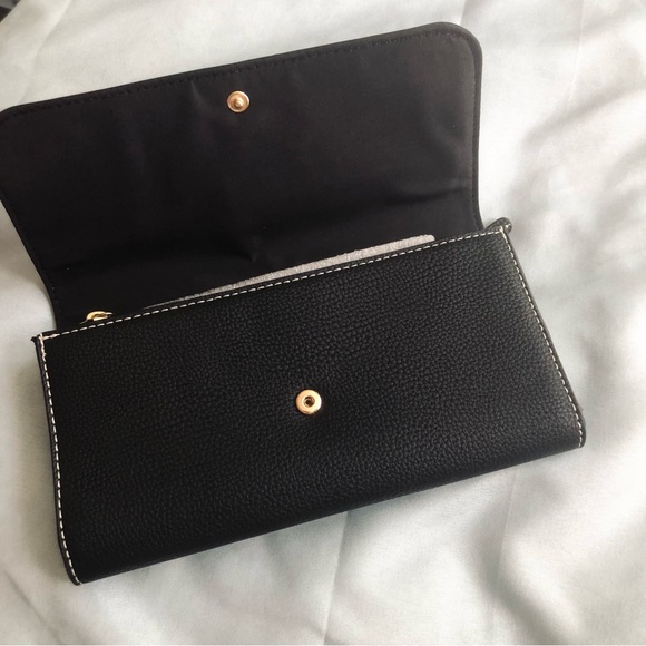 SOLD NWT Tommy Hilfiger Black Wallet - Picture 3 of 6